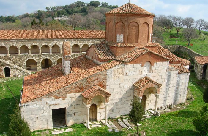 Как Албания развивает культурный и исторический туризм? 