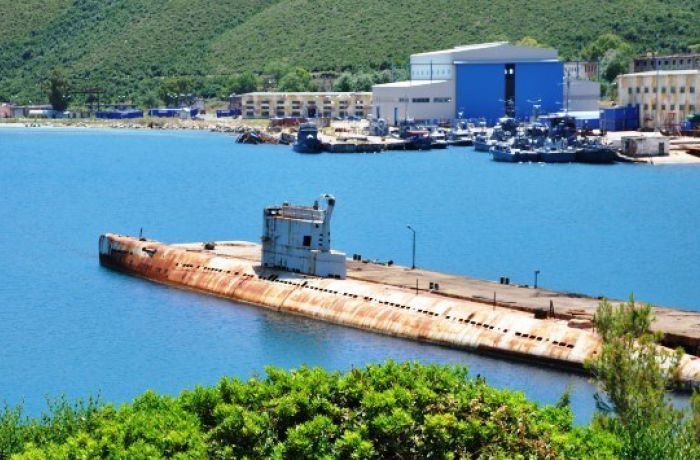 База подлодок в Албании превратится в судостроительную верфь 