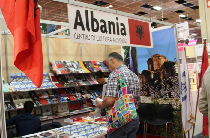 Чем литература Страны орлов заинтересовала итальянских книгоманов? 