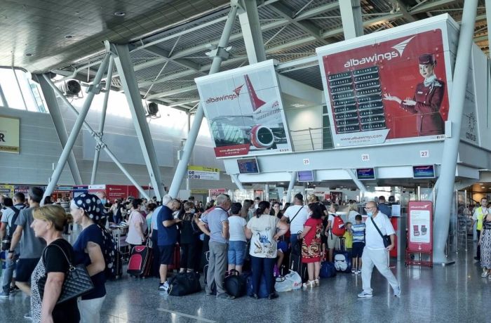 В 1 кв. 2025 года международный аэропорт Тираны обслужил свыше 2 млн гостей