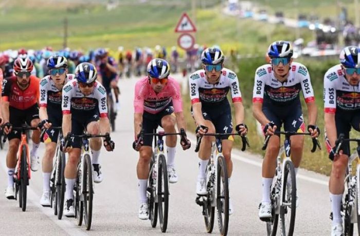 Стартовала велогонка Tour of Albania 2026, в Тиране перекрыли дороги