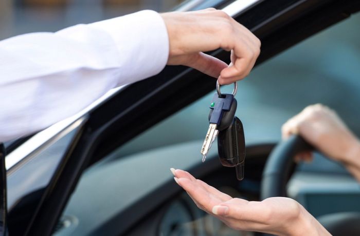Спрос на арендные авто в Албании вырос на 30% в 2023 году 