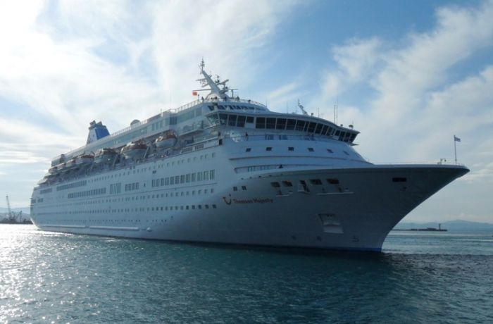 Сколько туристов привезет в Дуррес круизный лайнер Thomson Majesty?