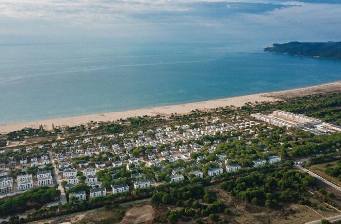 Стоимость квартир на побережье Албании в 2023 достигла 3500 €/м2: обзор новостроек