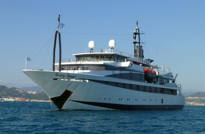 Элитный круизный лайнер Voyager Variety привез туристов в Дуррес 