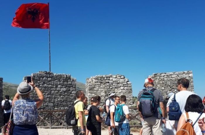 Иностранные туристы потратили в Албании €2,1 млрд в 1 полугодии 2025 года