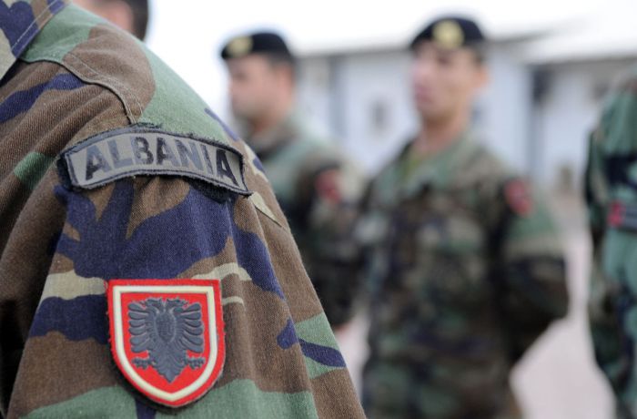 Сколько Албания тратит на развитие вооруженных сил? 