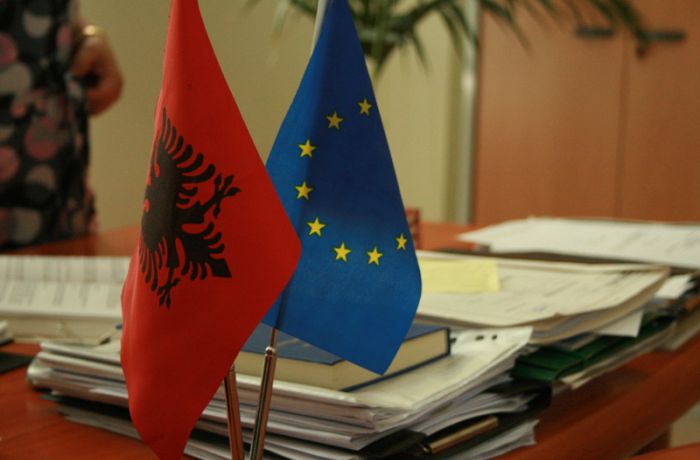 Албания начнет переговоры по членству в ЕС у 2016 году 