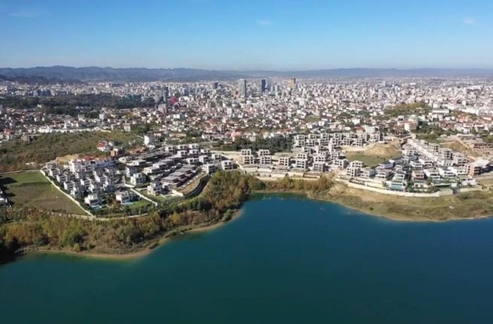Албания отложила введение нового налога на недвижимость до 2028 года