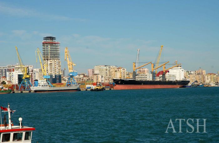 Чтобы встать на якорь в албанском порту, придется заплатить экологический сбор